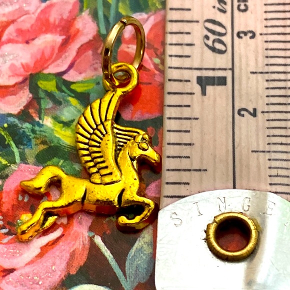 5/$10❤️❤️❤️NEW BRASS PEGASUS CHARM - Picture 2 of 2